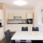 Jozak Apartment